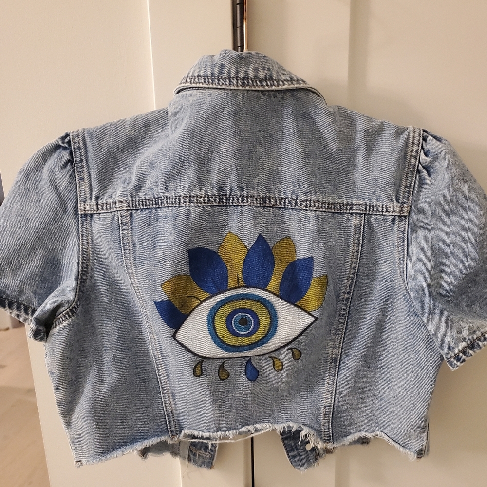 Cute-Upcycled Hamsa/Evil~eye Painted cropped NWOT denim jacket puff short sleeve